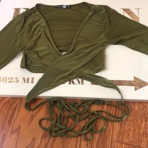 Boohoo: long sleeve wrap crop top